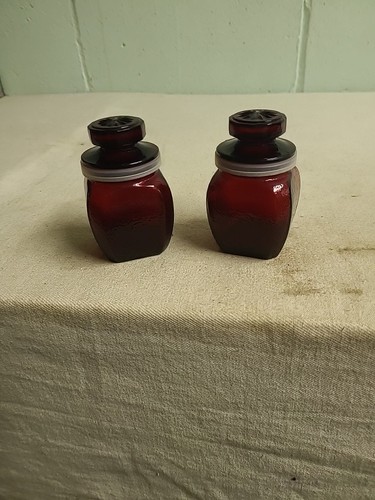 Vtg wheaton ruby - vtg, glass